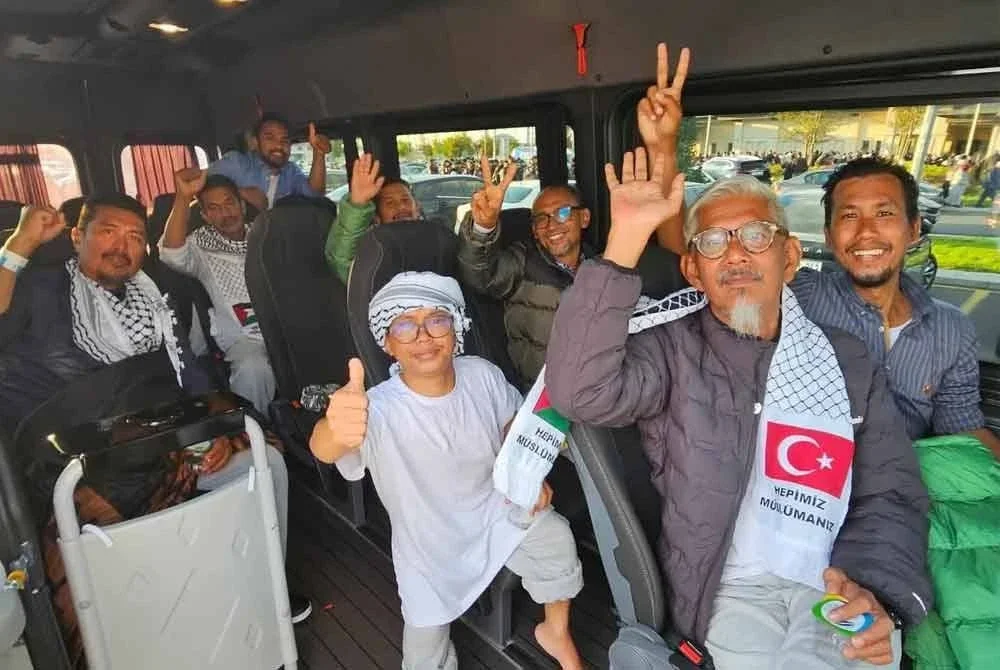 Antara aktivis GSF Malaysia yang kini berada di Turkiye. Foto FB Mohamad Hasan