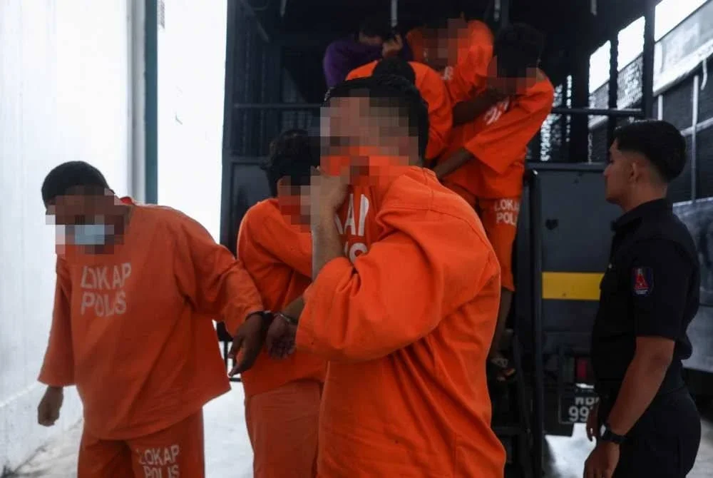 Lapan individu termasuk seorang wanita yang ditahan kerana disyaki menculik seorang lelaki di Pasir Puteh disambung reman selama dua hari bermula esok. Foto Bernama