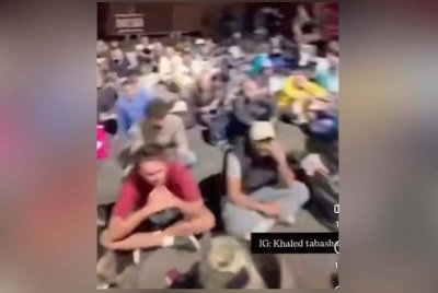 Peserta Global Sumud Flotilla ketika ditahan Israel.