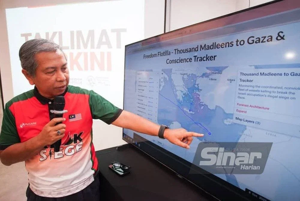 Kamarul Zaman mengadakan sidang media mengenai perkembangan terkini pelayaran kapal Conscience ke Gaza untuk misi Freedom Flotila Coalition yang diadakan pada Isnin. Foto Sinar Harian - ROSLI TALIB