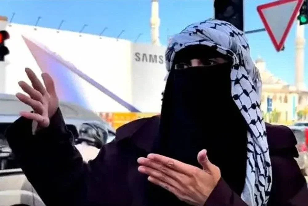 Zizi Kirana berkongsi detik getir yang tidak akan dilupakan ketika ditahan dan diperlakukan secara biadab oleh tentera Israel sewaktu menyertai misi Global Sumud Flotilla menuju Gaza.