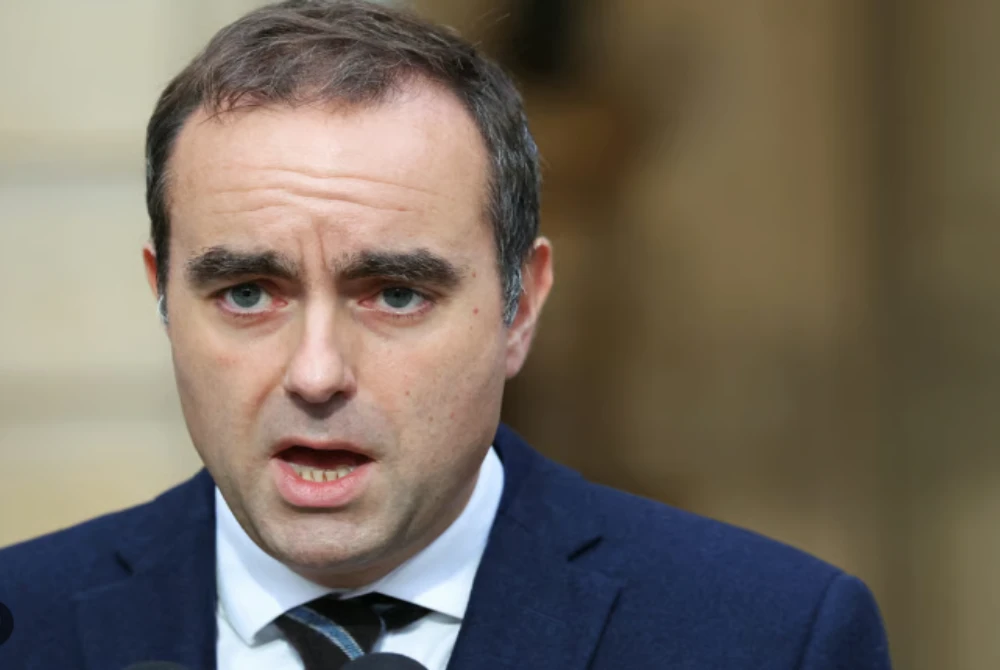 Kabinet baharu diumumkan Lecornu didakwa mengekalkan hampir sebahagian besar barisan kepimpinan pendahulunya, Francois Bayrou. - Foto Agensi