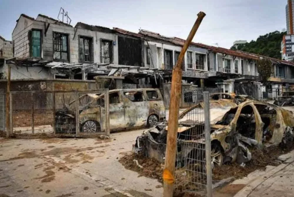 Keadaan insiden letupan saluran gas di Putra Heights, Subang Jaya Gambar fail Bernama