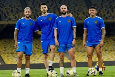 FAM masih menunggu dokumen penuh keputusan penghakiman daripada FIFA mengenai hukuman denda kepada badan induk itu dan hukuman gantung 12 bulan kepada pemain warisan negara. - Foto: MALAYSIA NT