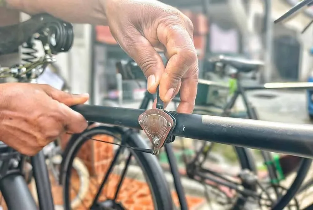 Penukar gear pada basikal klasik.