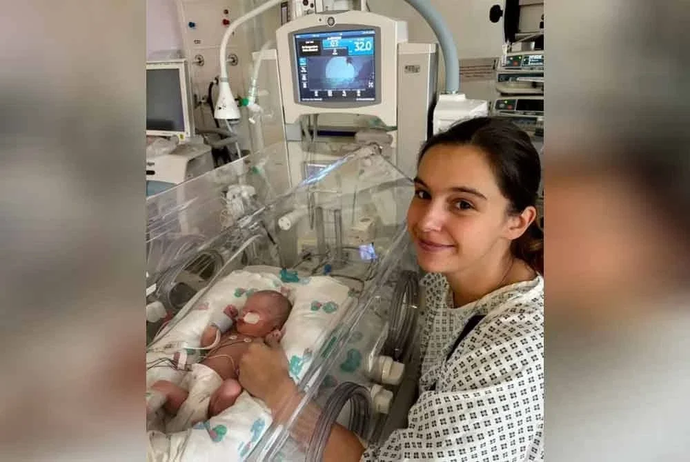 Isherwood bersama bayi lelakinya dibawa ke Unit Rawatan Rapi Neonatal setelah kedua-duanya disahkan mengalami jangkitan bakteria. Foto Agensi