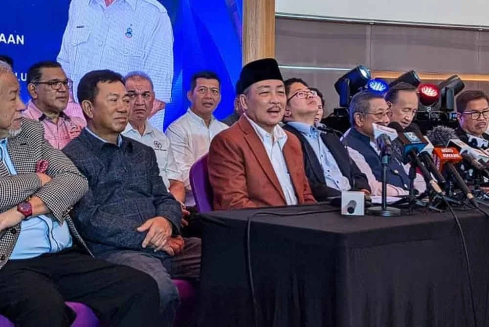 Hajiji pada sidang media selepas Majlis Perjumpaan Ketua Menteri Bersama Wakil Rakyat Kerajaan Sabah di Menara Kinabalu pada Isnin.