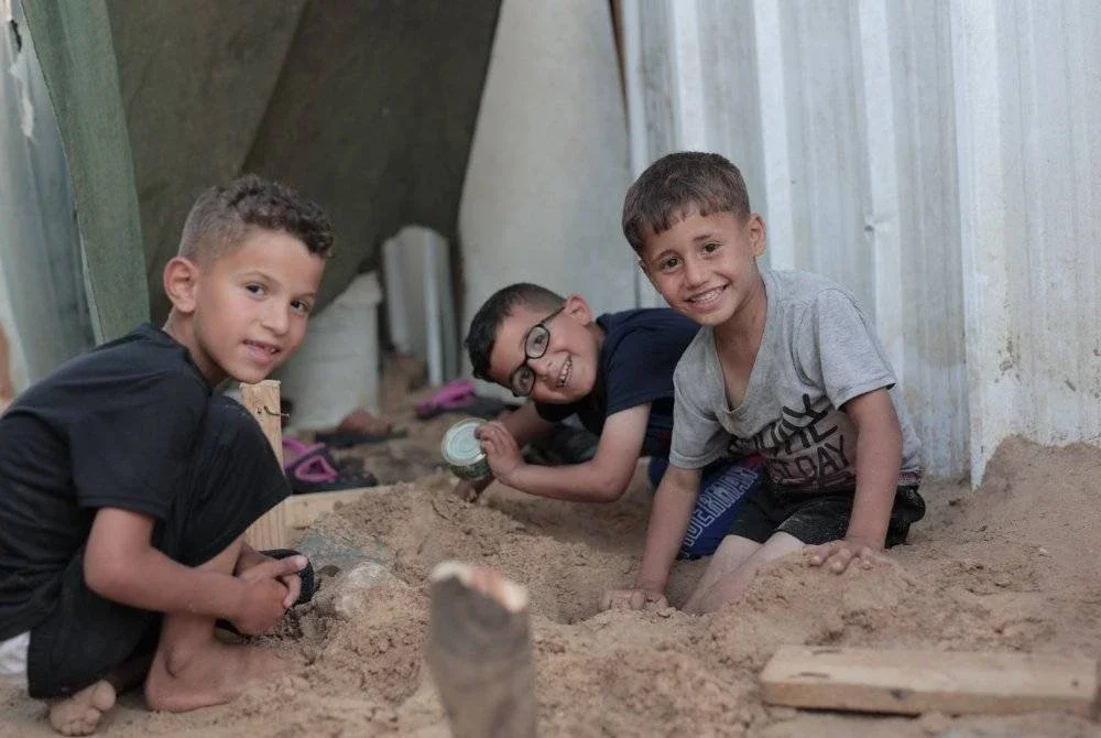 MISI kemanusiaan flotilla baru-baru ini membuka harapan dan semangat baru buat warga Palestin terutamanya kanak-kanak daripada terus dizalimi Zionis. Foto Canva