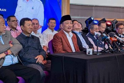 Hajiji pada sidang media selepas Majlis Perjumpaan Ketua Menteri Bersama Wakil Rakyat Kerajaan Sabah di Menara Kinabalu pada Isnin.