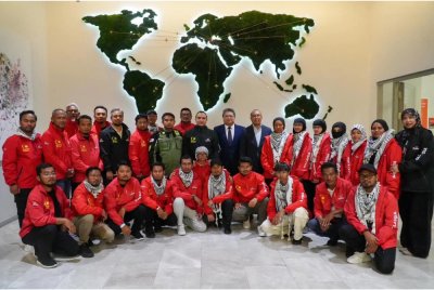 Kesemua 23 rakyat Malaysia yang menyertai misi Global Sumud Flotilla dijangka tiba di tanah air pada jam 10 malam ini. Foto Facebook Nadir Al-Nuri