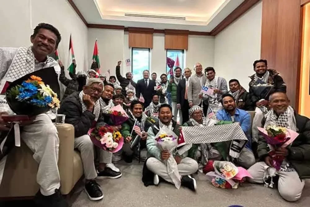 Seramai 23 wira-wirawati negara yang menyertai Global Sumud Flotilla ketika berada di Istanbul selepas dibebaskan dari Israel.