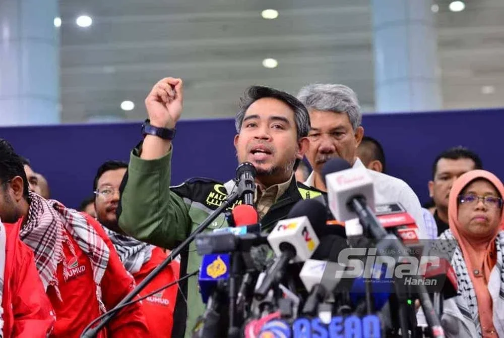 Sani Araby pada sidang media menyambut kepulangan aktivis GSF di KLIA pada Selasa. Foto Sinar Harian -ASRIL ASWANDI SHUKOR