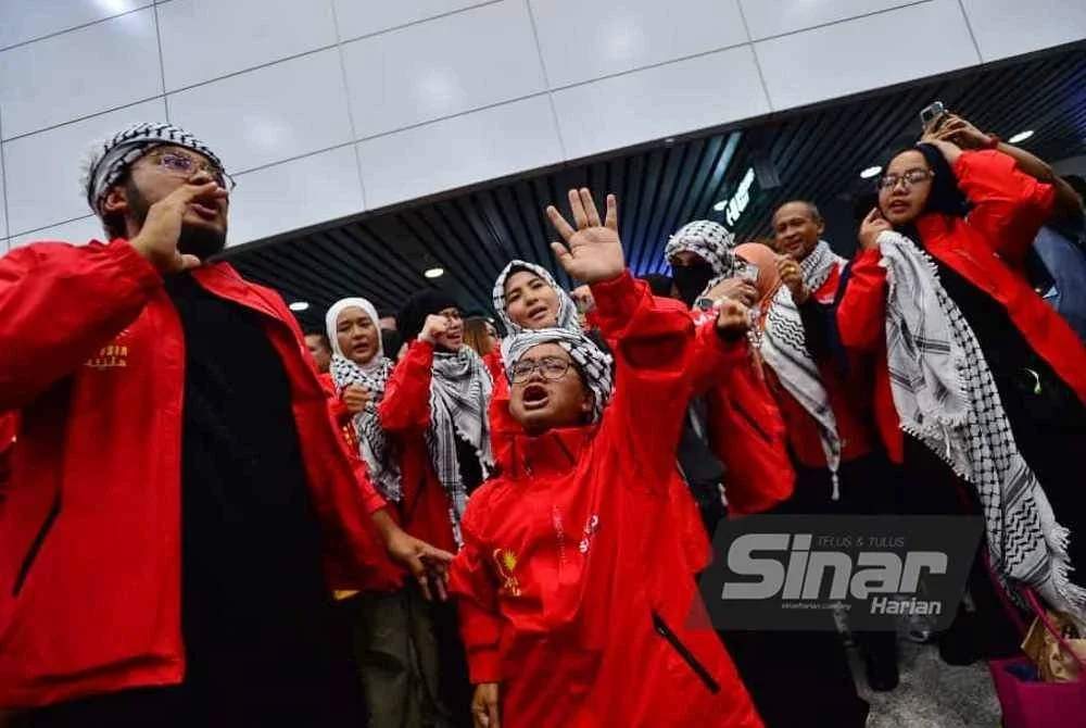 Seramai 23 aktivis GSF Malaysia selamat pulang ke tanah air pada Selasa. Foto Sinar Harian -ASRIL ASWANDI SHUKOR