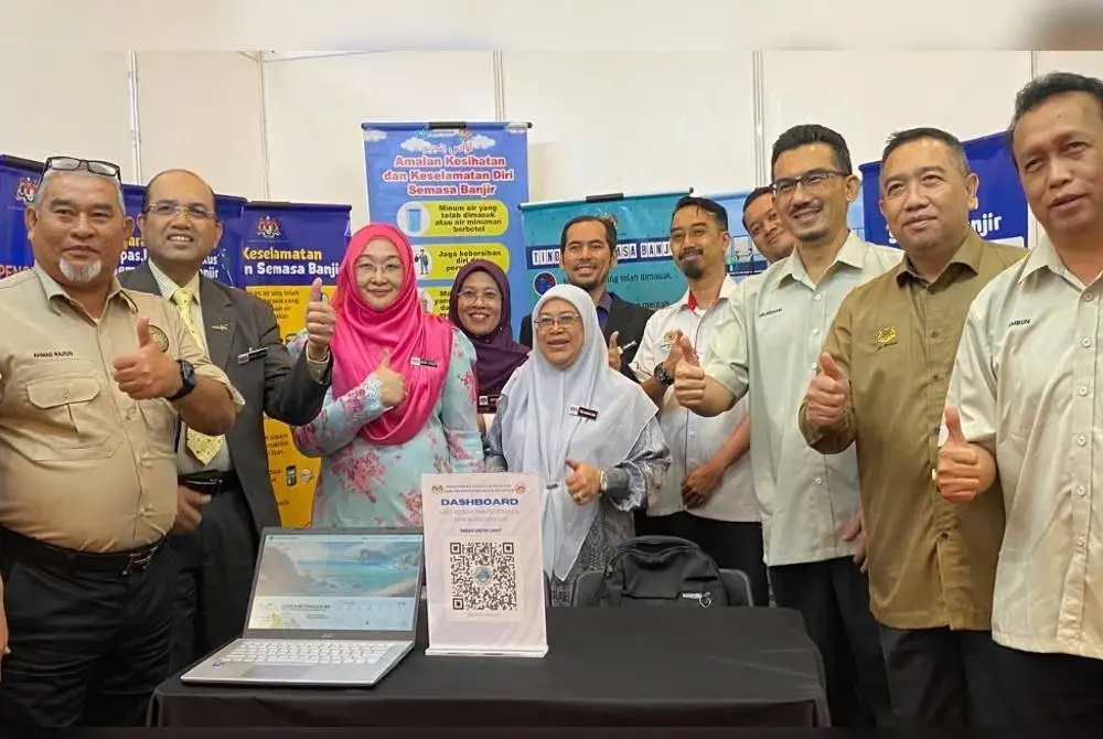 Nor Yahati (tiga dari kiri) bersama tetamu yang hadir sempena Forum Iklim Kebangsaan 2025 dan Kesiapsiagaan Bencana di Hotel Renai, Kota Bharu pada Rabu. Foto: SINAR HARIAN/HAZELEN LIANA KAMARUDIN