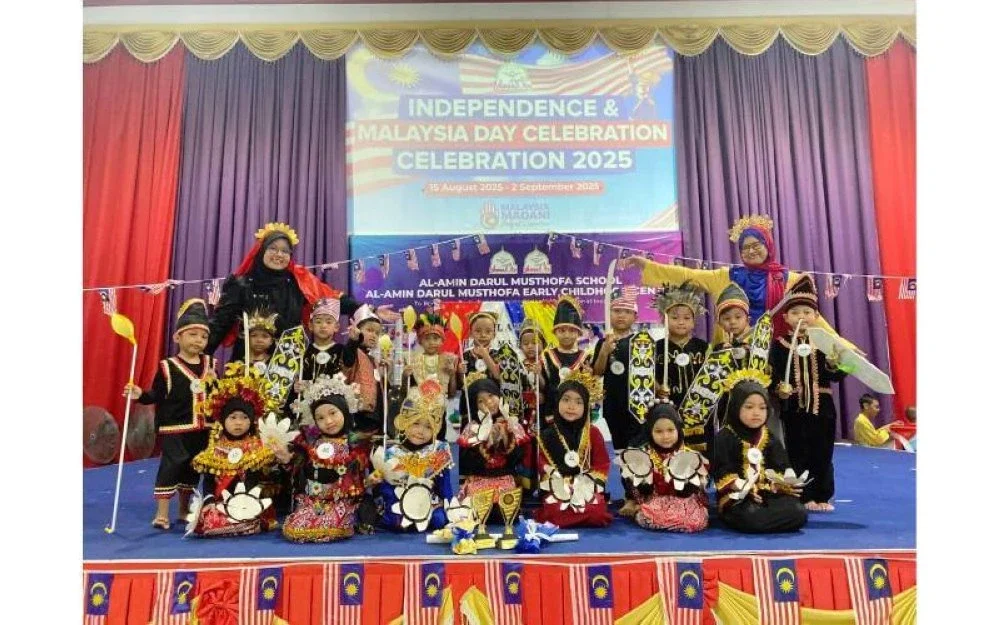 Mencungkil bakat dan membina keyakinan – sebahagian aktiviti murid sempena sambutan kemerdekaan.