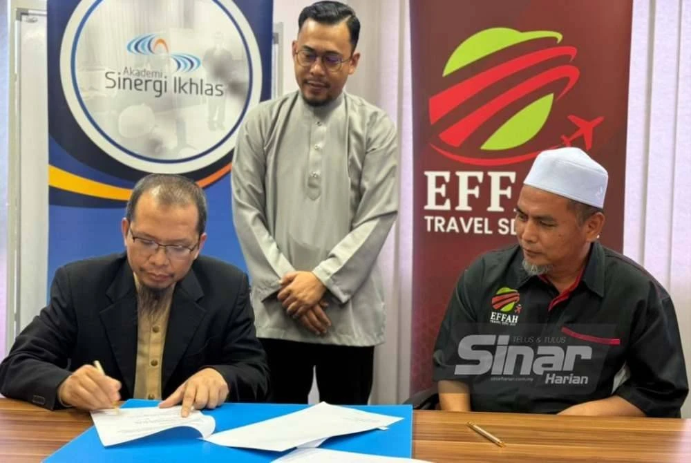 Akademi Sinergi Ikhlas dan Effah Travel meterai MoU kerjasama Umrah Tadabbur Ramadan.