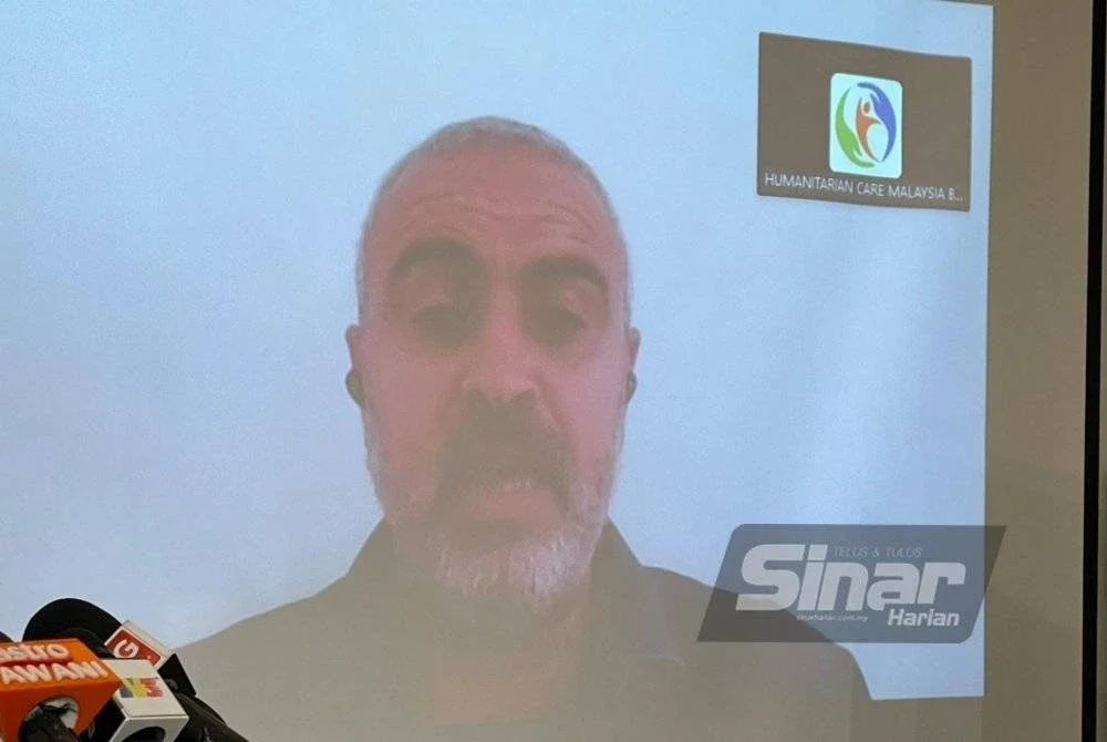 Ziad berkongsi keadaan terkini di Gaza menerusi panggilan video secara langsung pada sidang media bersama Ketua Pegawai Eksekutif MyCARE Malaysia di Serdang pada Rabu.
