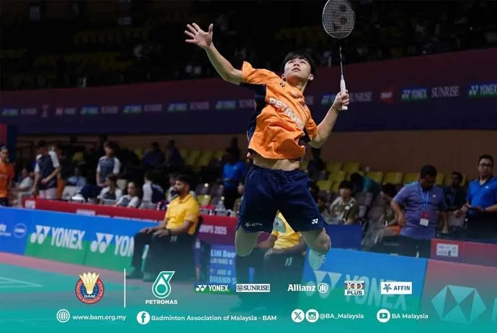Aksi Boon Le ketika berdepan Dhand dalam perlawanan Kumpulan C di Guwahati pada Rabu. FOTO Badminton Association of Malaysia.