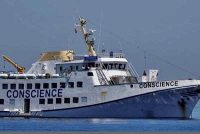 Tentera Laut Israel menyerang tiga kapal "Freedom Flotilla Coalition" (FFC) yang menuju ke Gaza pada awal pagi Rabu di perairan antarabangsa. 