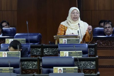 Fuziah Salleh bercakap pada Mesyuarat Ketiga Penggal Ketiga, Parlimen ke-15 Dewan Rakyat di Bangunan Parlimen pada Rabu. Foto Bernama