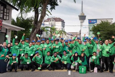 Grab Malaysia menjalin kerjasama dengan GiatMara dan peneraju automotif, BYD Sime Motors serta Carsome bagi memperkasakan kemahiran komuniti rakan pemandu dan penghantar.