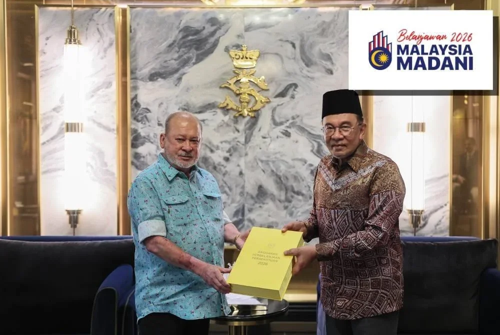 Sultan Ibrahim hari ini berkenan menerima persembahan cadangan Belanjawan 2026 yang disampaikan oleh Anwar di Istana Bukit Tunku, Kuala Lumpur. Foto Facebook Sultan Ibrahim Sultan Iskandar