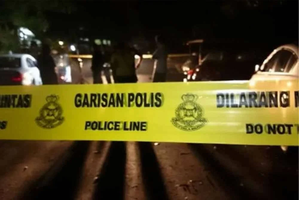 Sebanyak 5,000 botol produk suplemen minuman pemutih kulit bernilai RM1.1 juta, 1,008 botol tablet vitamin C RM100,800 dan dua lori RM220,000 dirampas.