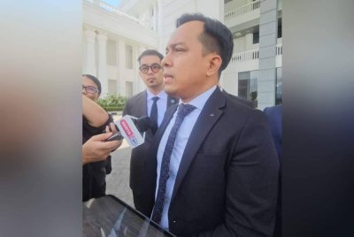 Shahlan ketika ditemui pemberita di pekarangan Kompleks Mahkamah Kota Kinabalu pada Khamis.