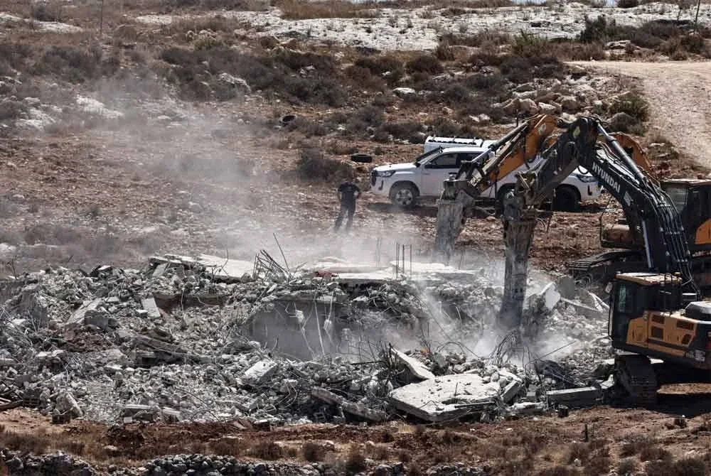 Rumah milik penduduk Palestin di perkampungan Shuqba, barat Ramallah dirobohkan di bawah kempen serbuan ganas dilancarkan Israel. Foto AFP