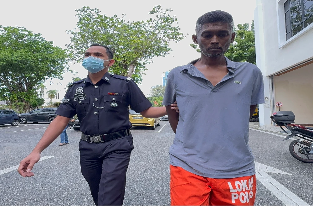 Tertuduh dibawa ke mahkamah untuk pertuduhan merompak seorang wanita Sepanyol pada September lalu.