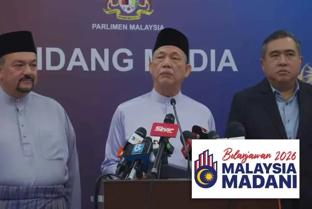 Fadilah (tengah) ketika sidang akhbar selepas pembentangan Belanjawan 2026, di Dewan Rakyat pada Jumaat.