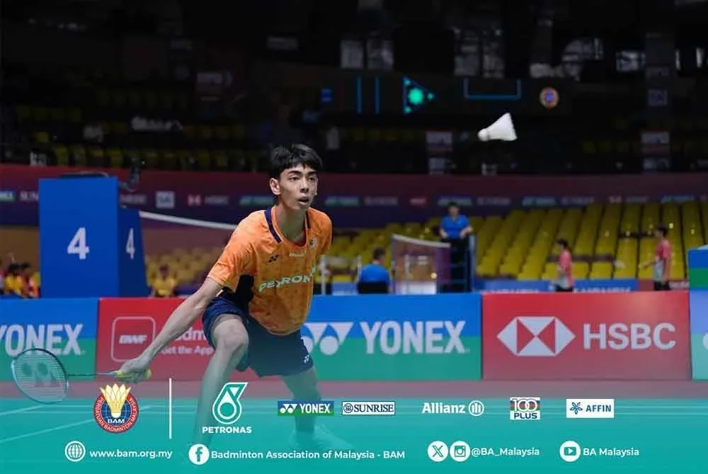 Pemain remaja negara, Roslie Razeeq Danial ketika berdepan Shriyans Ankith Bhagavatula. Foto BAM