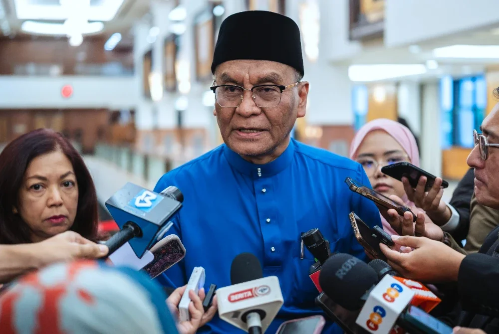 Dr Dzulkefly bercakap kepada pemberita selepas Pembentangan Belanjawan 2026 di Dewan Rakyat pada Jumaat. Foto Bernama