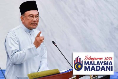 Anwar Ibrahim yang juga Menteri Kewangan ketika membentangkan Belanjawan 2026 di Dewan Rakyat, pada Jumaat. Foto Bernama