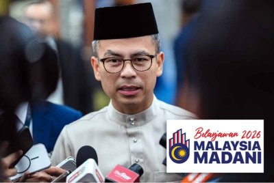 Fahmi bercakap kepada pemberita selepas Pembentangan Belanjawan 2026 di Dewan Rakyat pada Jumaat. Foto Bernama
