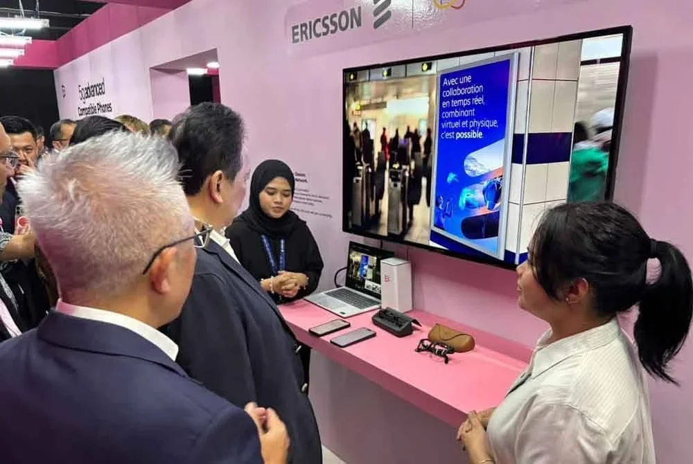 Majlis pelancaran Future First Tech-Talk by Yes menyaksikan demonstrasi teknologi 5G Advanced termasuk kelajuan muat turun dan muat naik terbaik dalam kelasnya, kependaman ultra rendah serta keupayaan ‘advanced network slicing’.