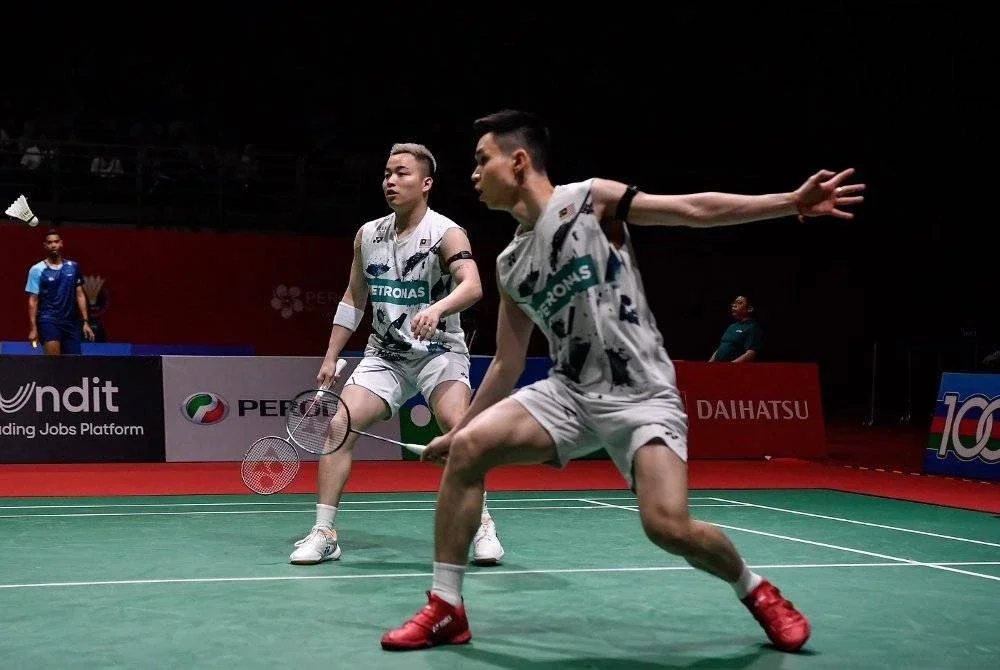 Aaron–Wooi Yik diberikan tentangan sengit cemas sebelum Kuan Heng–Po Han sebelum ke separuh akhir Terbuka Artik Super 500.