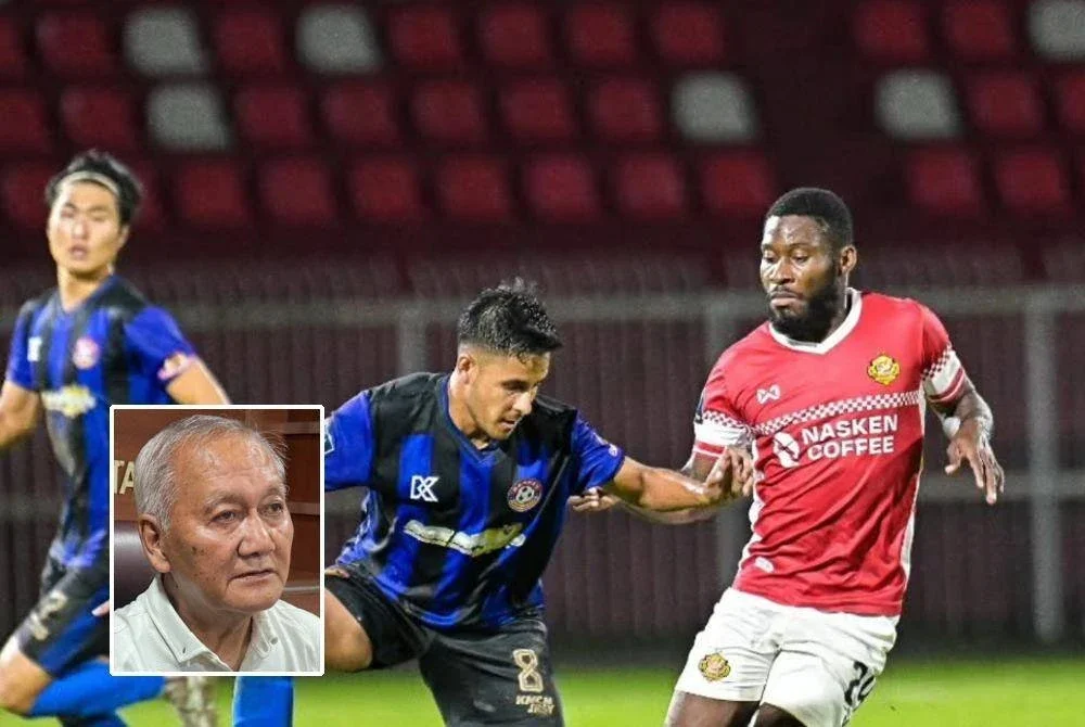 Emmanuel Mbarga (kanan) antara penjaring pada perlawanan menentang Machan FC. Foto KRW (Gambar kecil: Irfan Bakti)