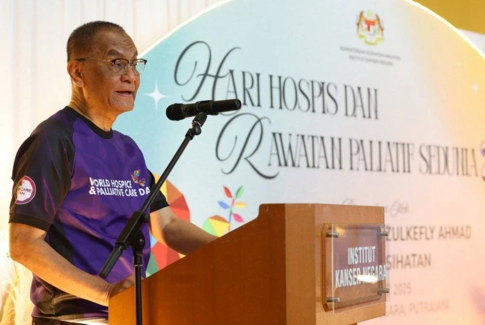 Dr Dzulkefly Ahmad berucap pada Majlis Sambutan Hari Hospis dan Rawatan Paliatif Sedunia 2025 di Institut Kanser Negara (IKN), pada Sabtu. Foto Bernama