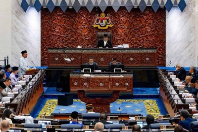 Anwar semasa pembentangan Belanjawan 2026 di Dewan Rakyat pada Jumaat. AFIQ HAMBALI/Pejabat Perdana Menteri.