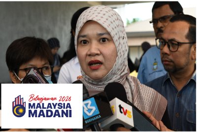 Menteri Pendidikan merangkap Ahli Parlimen Nibong Tebal, Fadhlina Sidek, hadir pada Majlis Perasmian Projek Penempatan Semula Penduduk Ladang Byram ke tapak baharu di Jalan Sungai Daun, Mukim II, Nibong Tebal, pada Sabtu. Foto Bernama 