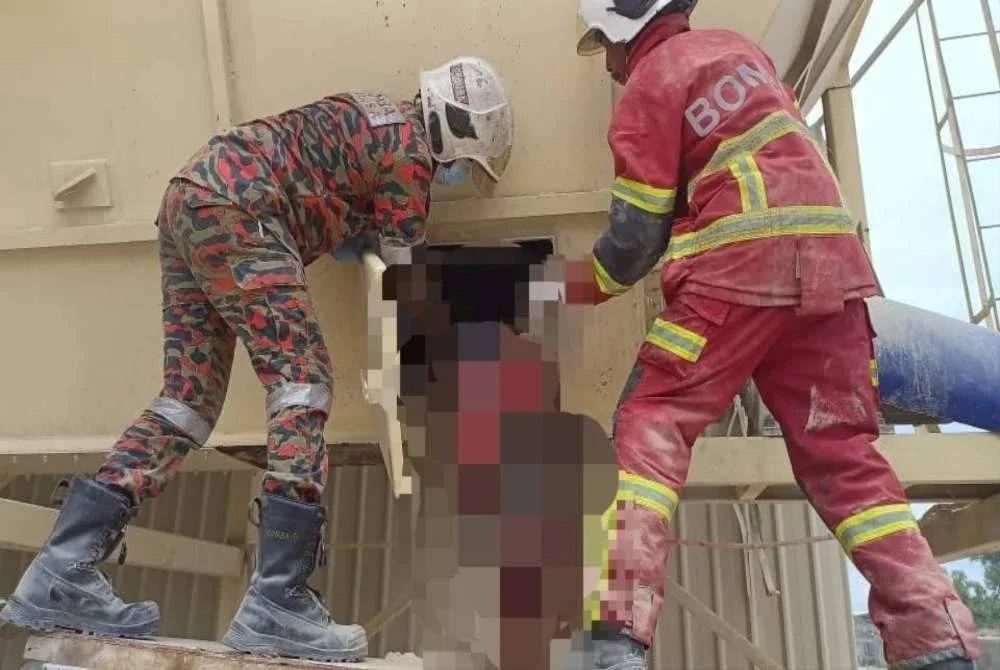 Seorang lelaki maut selepas tersepit dalam mesin pengisar pasir ketika melakukan kerja penyelenggaraan di sebuah kilang.