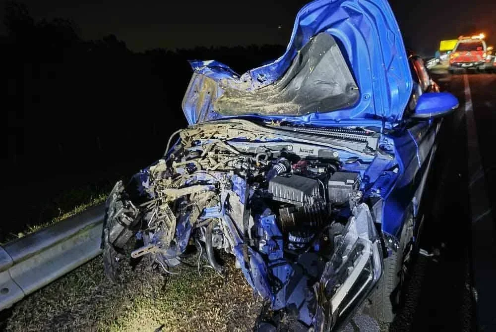 Seorang penunggang motosikal maut apabila terlibat dalam kemalangan dengan sebuah kereta