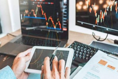 Tidak ramai bumiputera berjaya menembusi tembok batu dunia korporat walaupun dibantu oleh pelbagai usaha kerajaan, khususnya DEB. Gambar hiasan