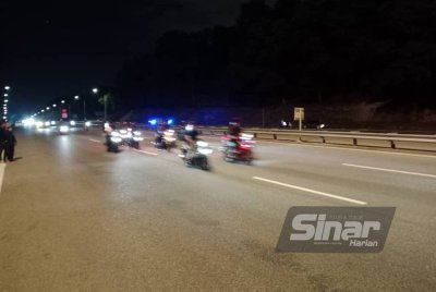 Segelintir penunggang sanggup melawan arus mengelak ditahan pihak polis.