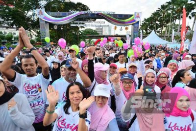 Gelagat ceria peserta selepas sesi 'flag off' Kasih Fun Run 2025. - Foto: SINAR HARIAN/ ASRIL ASWANDI SHUKOR.