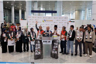 Semua sembilan sukarelawan Malaysia yang menyertai misi bantuan kemanusiaan FCC x TMTG selamat tiba di KLIA Terminal 1 pada Ahad. Foto Bernama