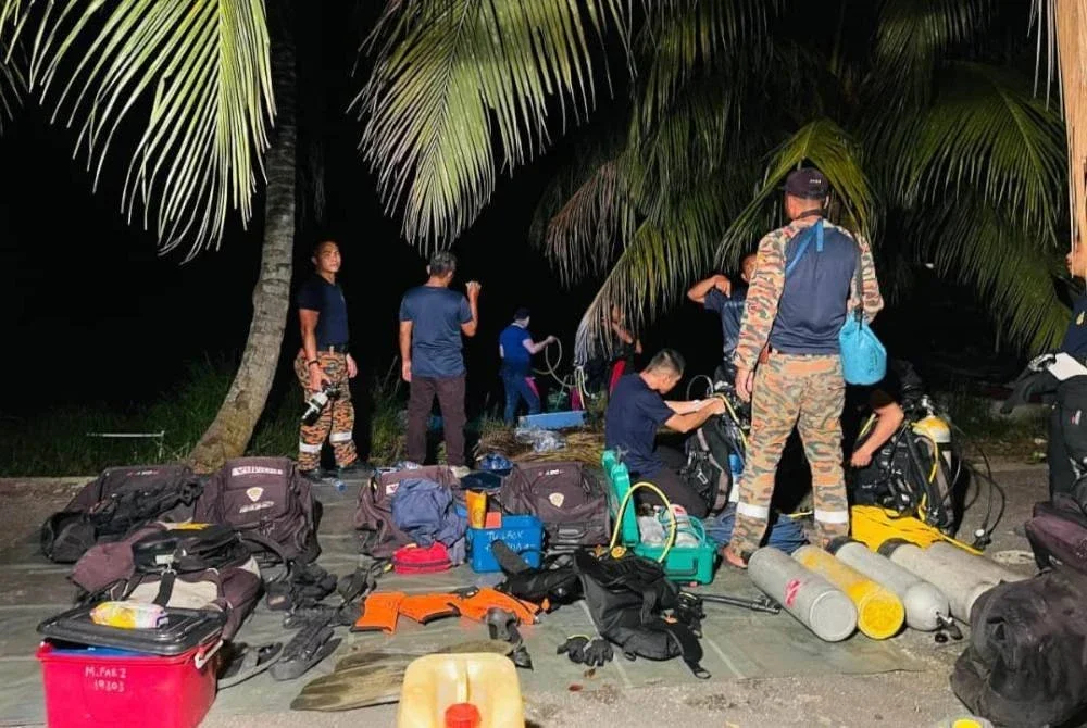 Operasi mencari dan menyelamat di Sungai Panchor. Foto JBPM Johor