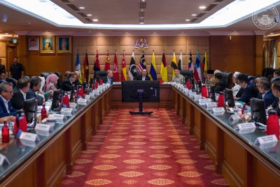 Anwar mempengerusikan Mesyuarat Majlis Perancang Fizikal Negara di Putrajaya pada Isnin. Foto Pejabat Perdana Menteri.