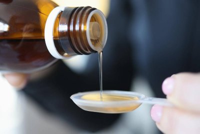 Ubat batuk yang dihasilkan mengandungi lebih 45 peratus diethylene glycol, sejenis pelarut industri toksik yang amat berbahaya. Gambar hiasan